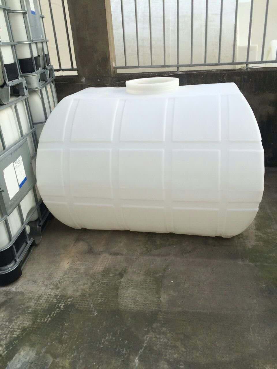 PE塑料耐酸耐碱运输储罐
